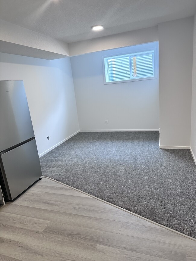 Building Photo - 7737-174A 174A Ave NW