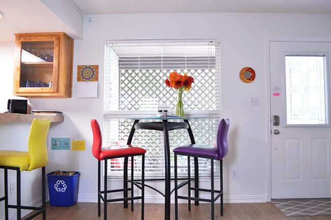 Foto del edificio - 2204 Trailside Dr