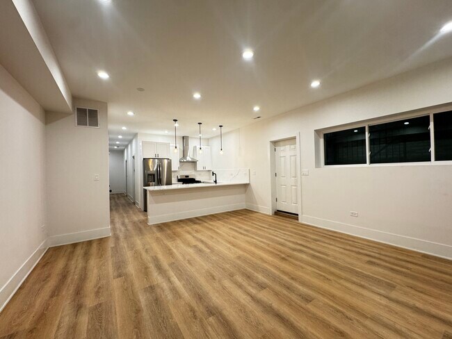 Foto del edificio - 2425 W Cortez St