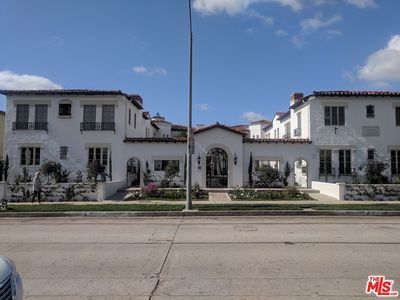 Foto principal - 1055 S Orange Grove Ave