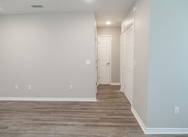 Foto del edificio - 723 S Berthe Ave