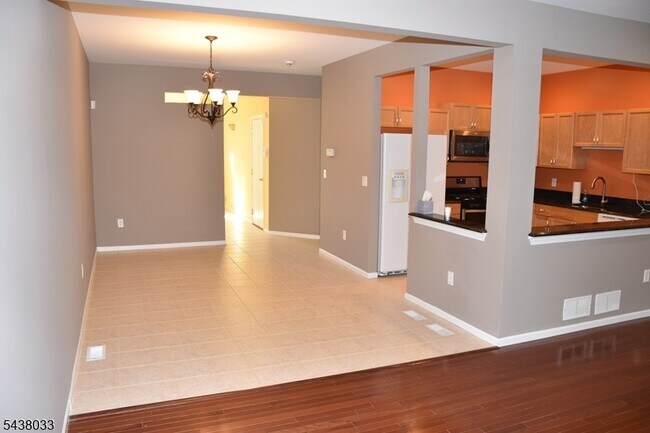 Foto del edificio - 125 Springhill Dr