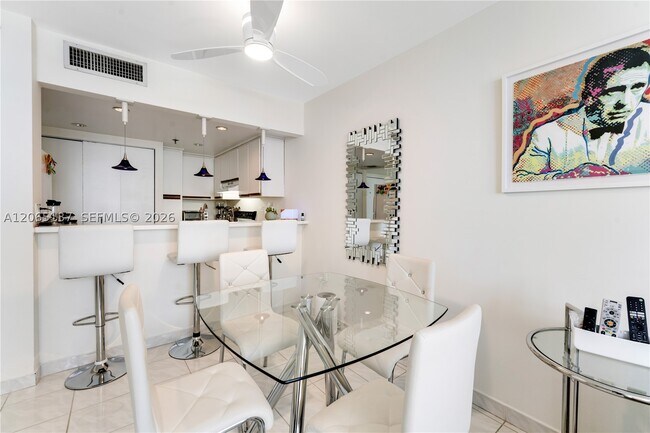 Foto del edificio - 540 Brickell Key Dr