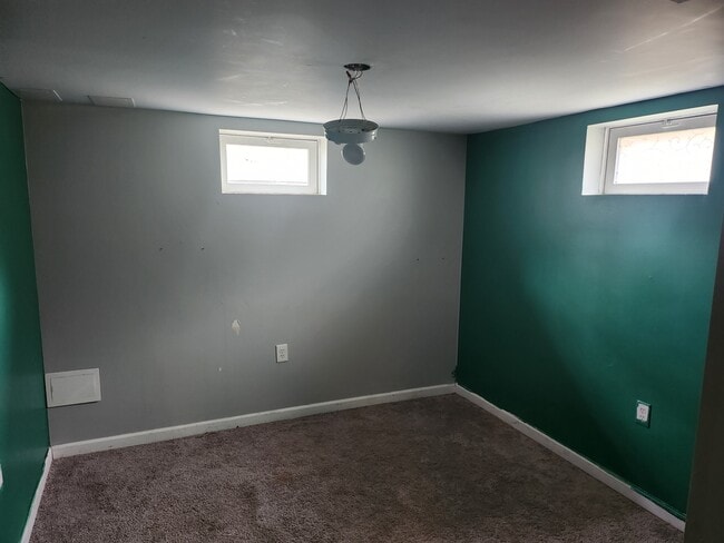 Building Photo - 158 Meadow Rd