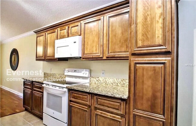 Building Photo - 136 Pine Isle Dr
