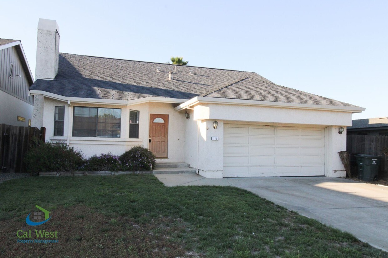 Primary Photo - $3495 - 3BD/2BA Updated Home w/AC near dow...