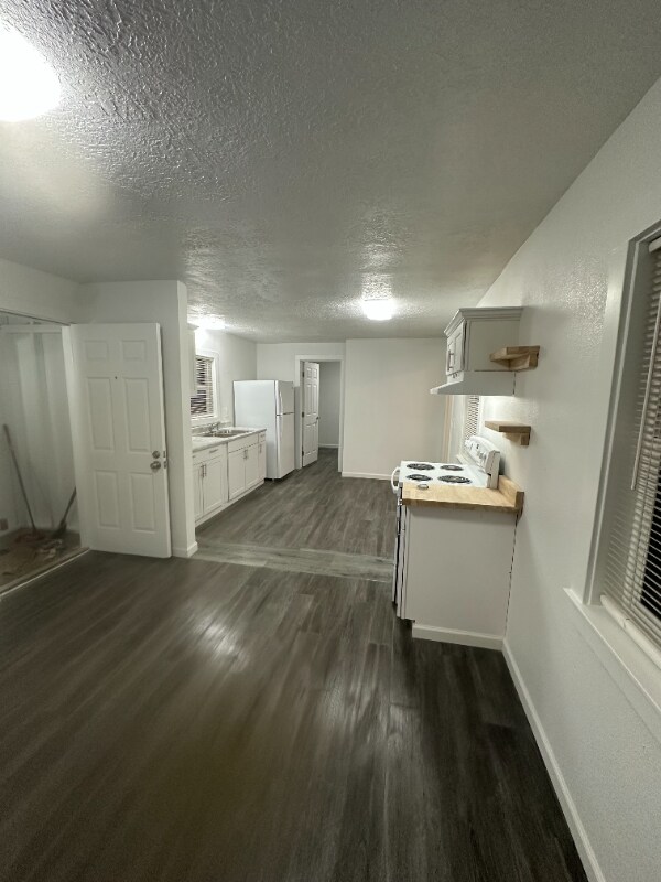 Building Photo - 4975 Breanna Ln NE