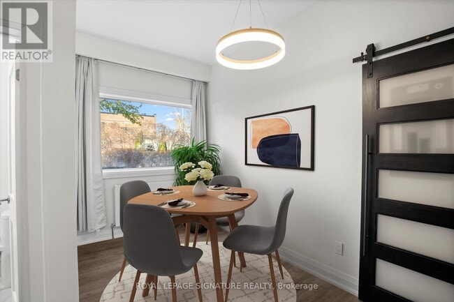 Photo du bâtiment - 2563 Dundas St W