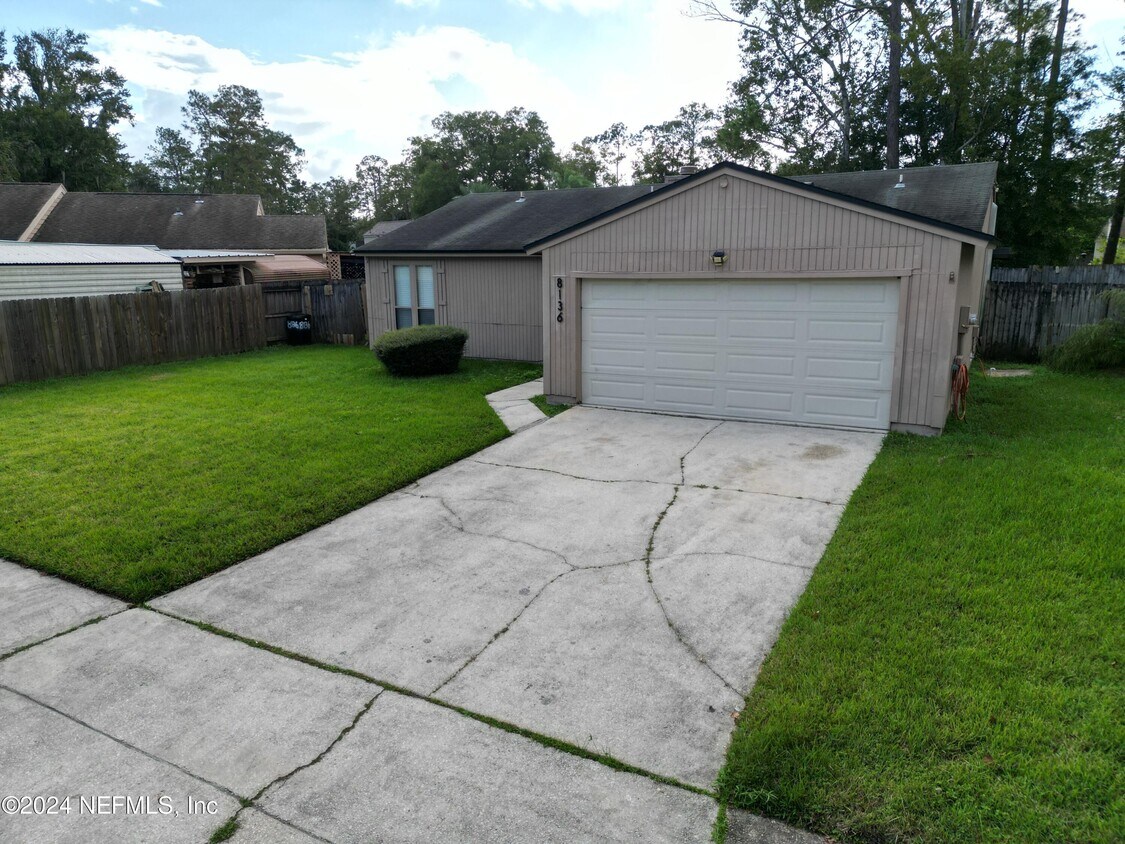 Primary Photo - 8136 Coralberry Ln