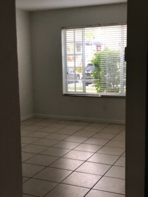 Foto del edificio - 2232 NE 171 St