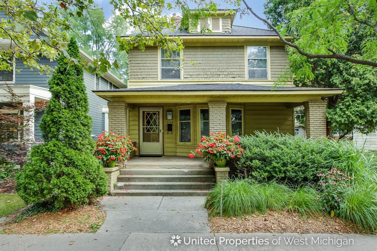 2115 Wealthy St SE, Grand Rapids, MI 49506 House Rental in Grand