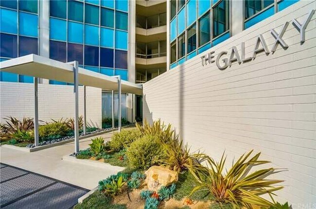 Foto del edificio - 2999 E Ocean Blvd
