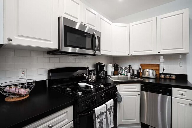 Foto del edificio - 2025 2nd Ave