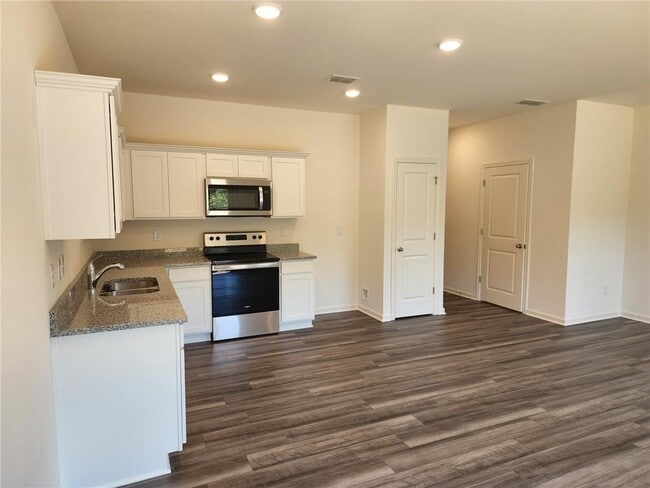 Building Photo - 184 Swindon Dr