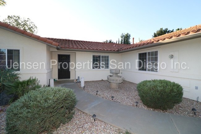Building Photo - 4 Bed, 2 Bath Home w/ Trailer/RV Parking