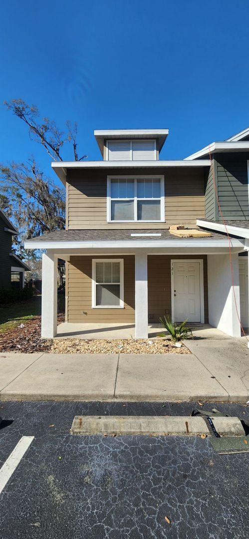 Building Photo - 4220 SW 22nd Ln