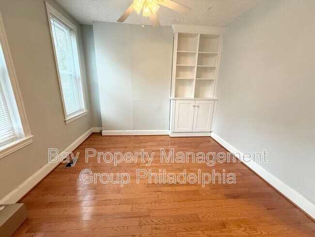 Building Photo - 5913 McCallum St
