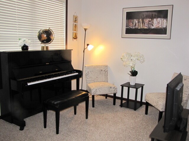 Foto del edificio - Fabulous 3Bd/2.5Ba House/Detached townhome- over 2000 finished sqft plus unfinished basement! Woo...