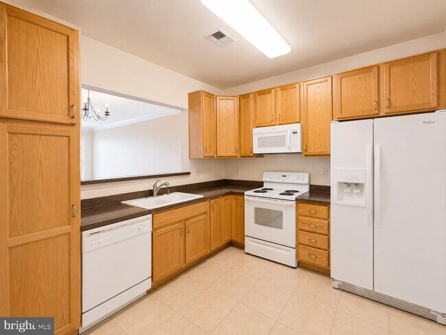 Building Photo - 5910 Great Star Dr