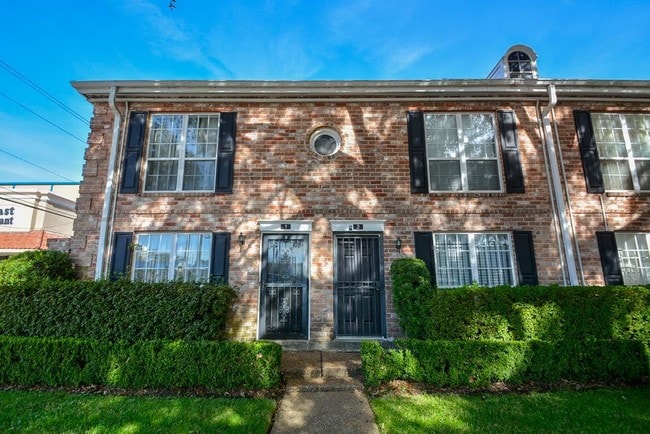 Building Photo - 6410 Del Monte Dr