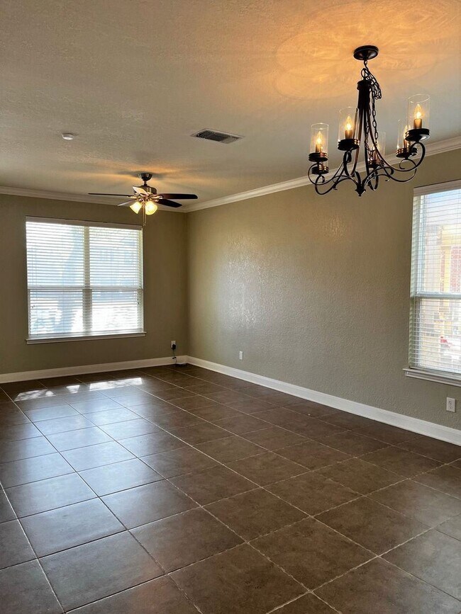 Building Photo - 3 br, 2.5 bath House - 20547 Pindale Cliff