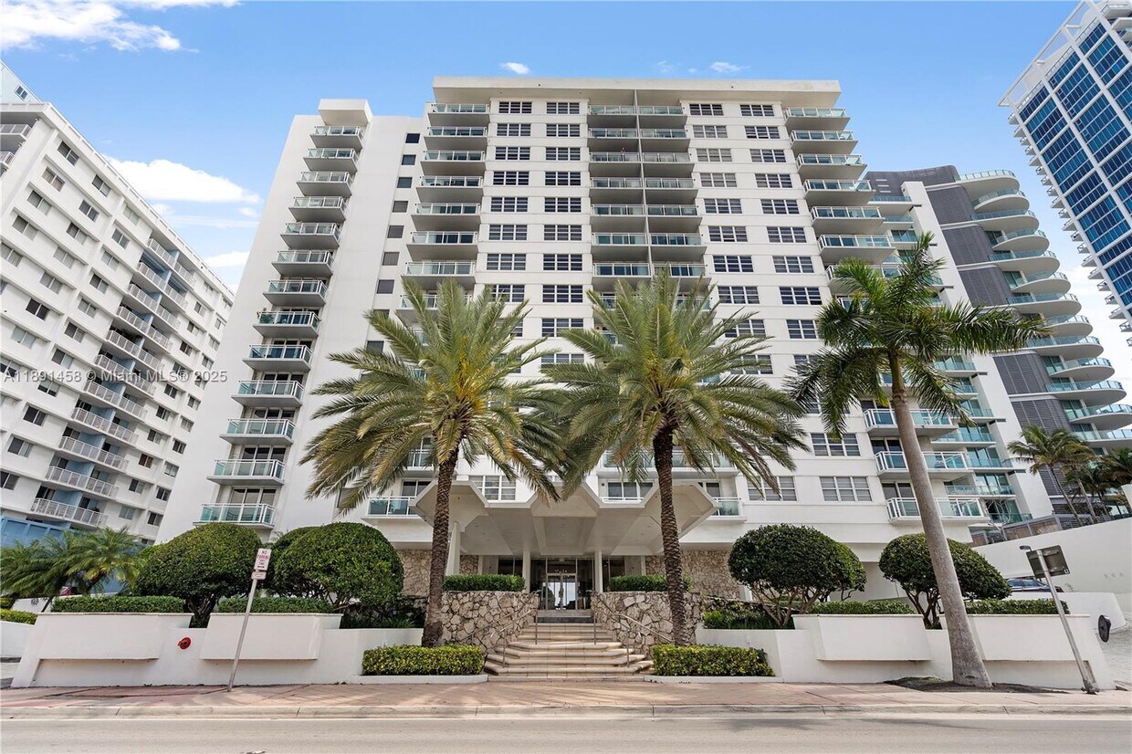 Primary Photo - 6917 Collins Ave