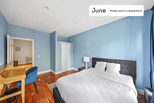 Foto del edificio - Private bedroom in 3 bed/1 bath Home