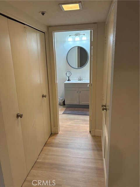 Building Photo - 240 Nice Ln