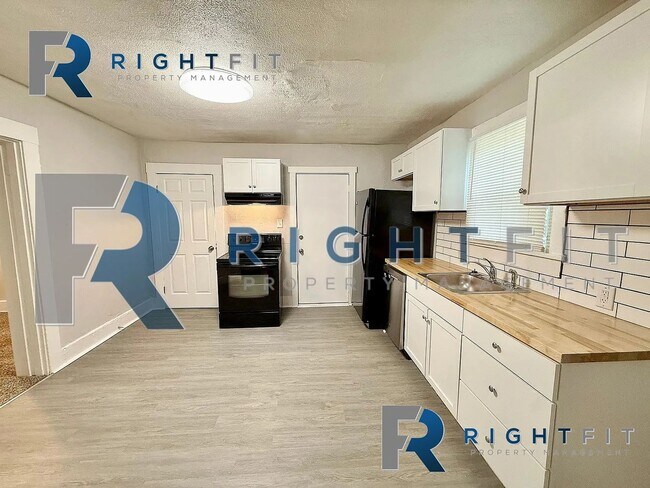 Foto del edificio - Cottage with a large porch