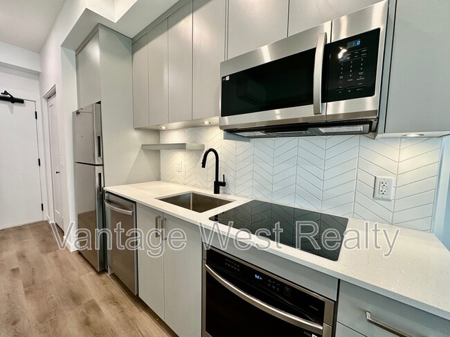 Photo du bâtiment - 1274-1274 Devonshire Ave