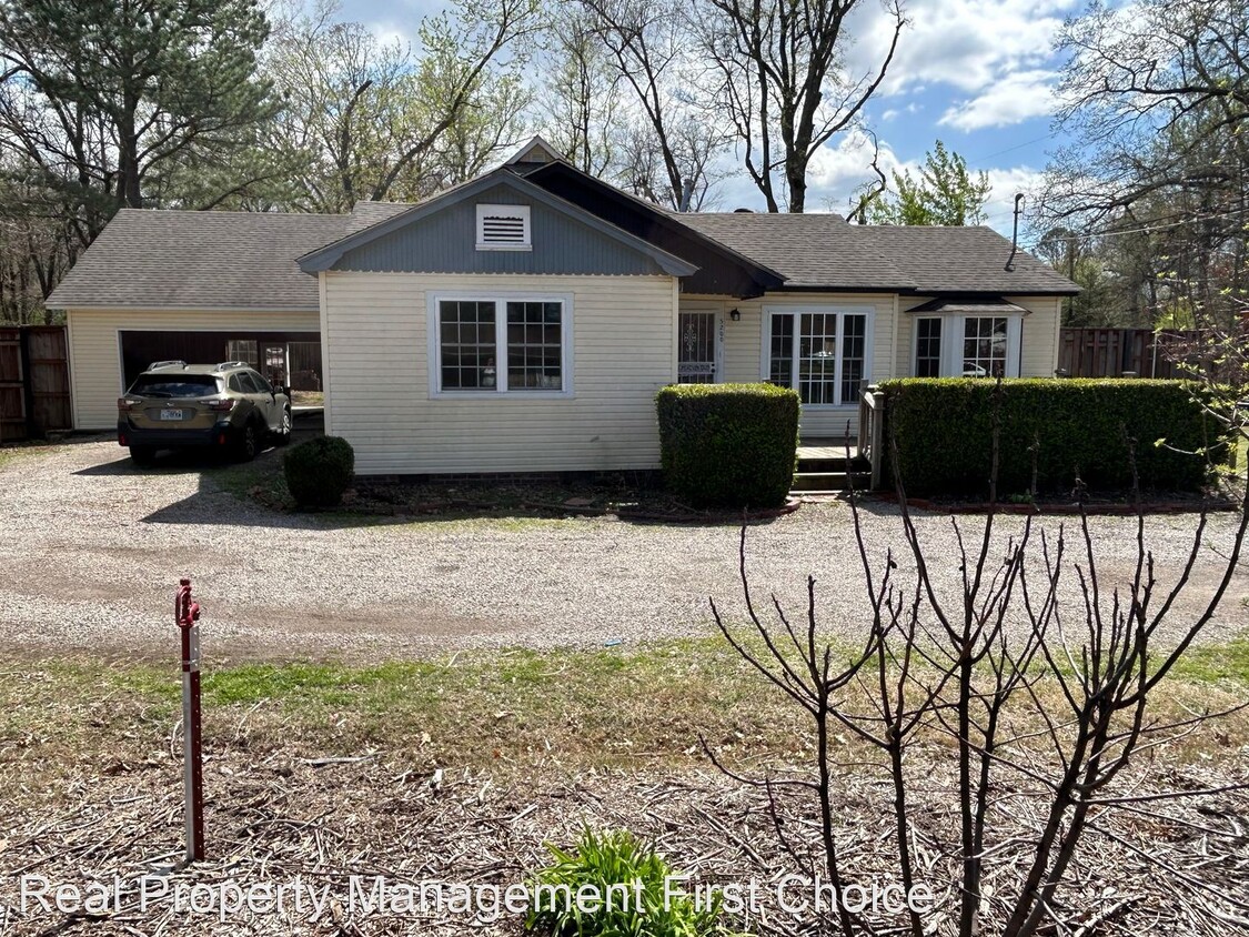 Primary Photo - 3 br, 3 bath House - 5200 North O Street