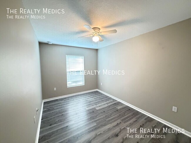 Building Photo - 13481 SW 60th Ave