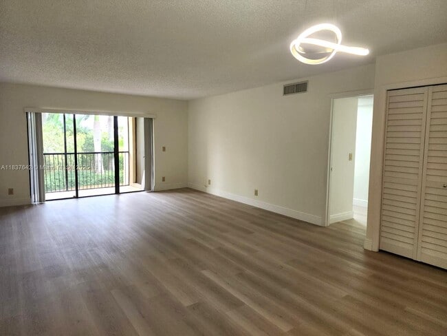 Building Photo - 16491 Blatt Blvd