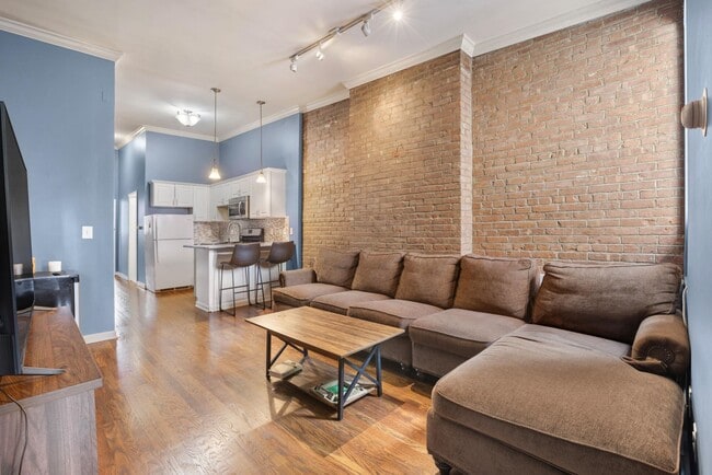 Building Photo - 263 1st St