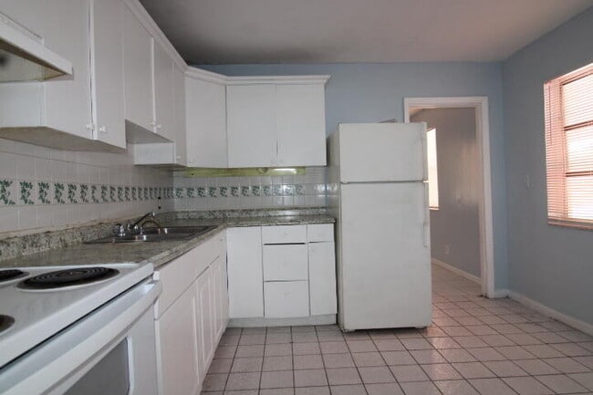 Foto del edificio - 578 W 2nd St