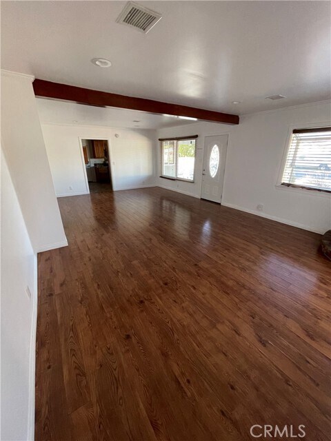 Foto del edificio - 6954 Glade Ave