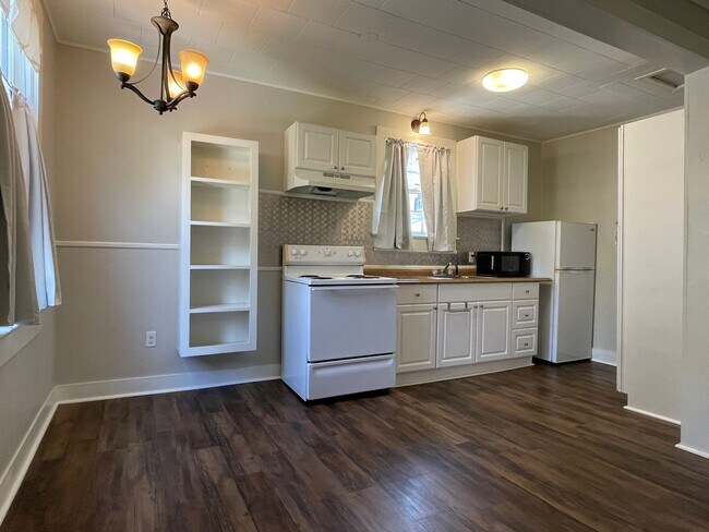 Foto del edificio - Charming 2 Bedroom 1 Bathroom Home for Rent!