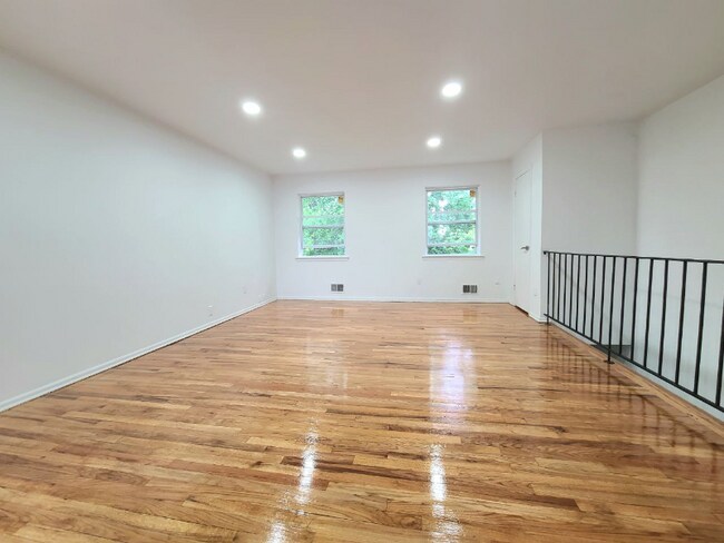 Foto del edificio - 500 Adams Ln