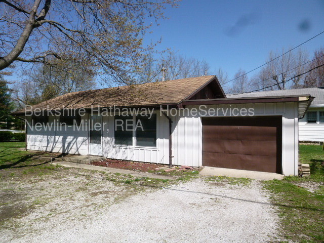 Primary Photo - 2700 E Haythorne Ave