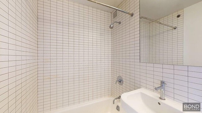 Foto del edificio - 222 E 39th St