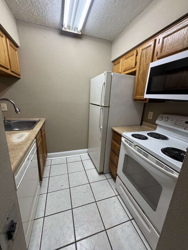 Foto del edificio - 4218 Hessmer Ave