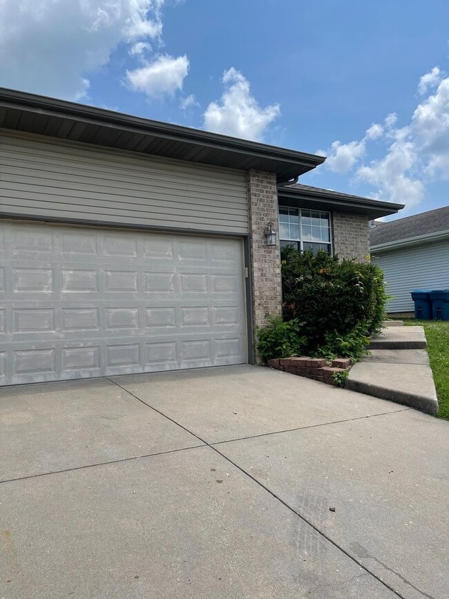 Foto del edificio - 816 Pinhook Dr