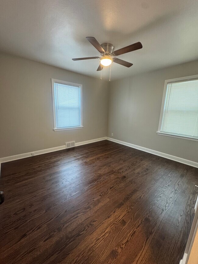 Building Photo - Mohawk 4-unit