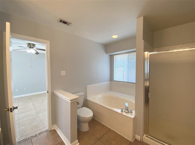 Building Photo - 2308 Wright Cir