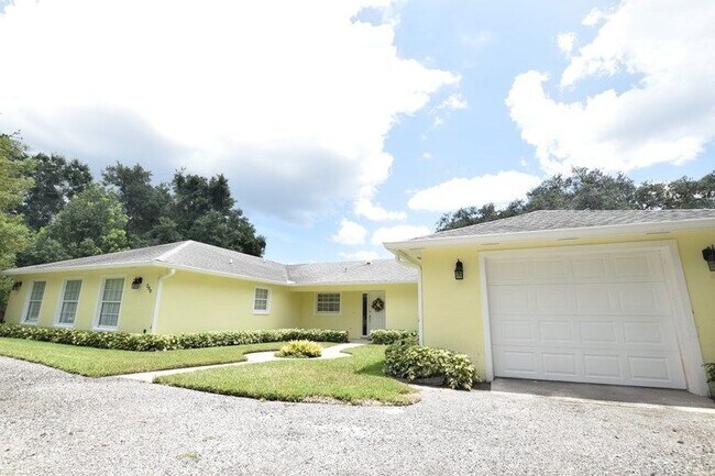 Building Photo - Amazing Renovated LAKE FRONT Home in Sanford