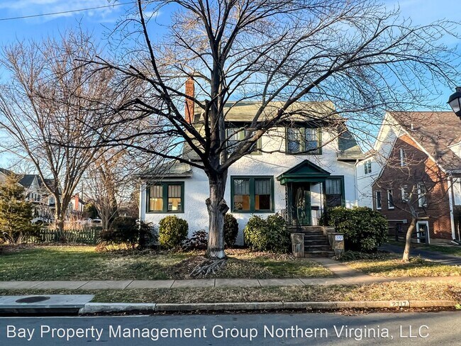 Foto del edificio - 3 br, 3 bath House - 2717 Franklin Rd N