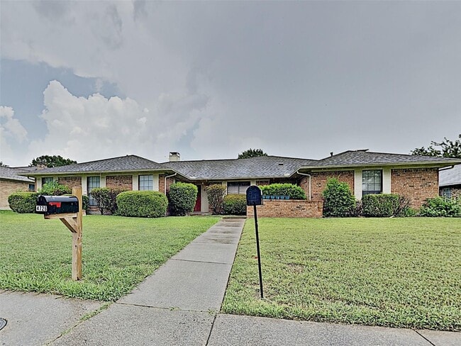 4724-4726 Berridge Ln, Dallas, TX 75227 - 4724-4726 Berridge Ln, Dallas, TX 75227 Apartment