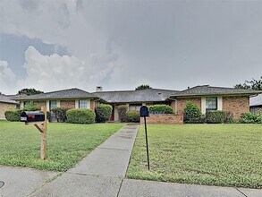 Building Photo - 4724 Berridge Ln