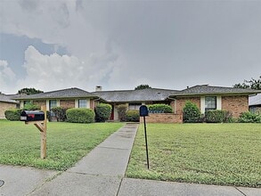 Building Photo - 4724 Berridge Ln