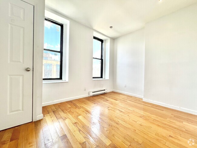 Building Photo - 953 Columbus Ave